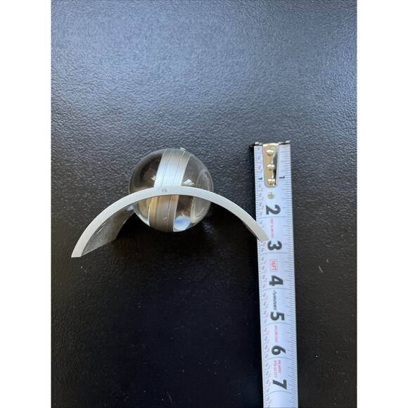 Vintage Howard Miller Small Orb Sphere Spinning Desk Clock With Heavy Metal Base - Picture 10 of 11